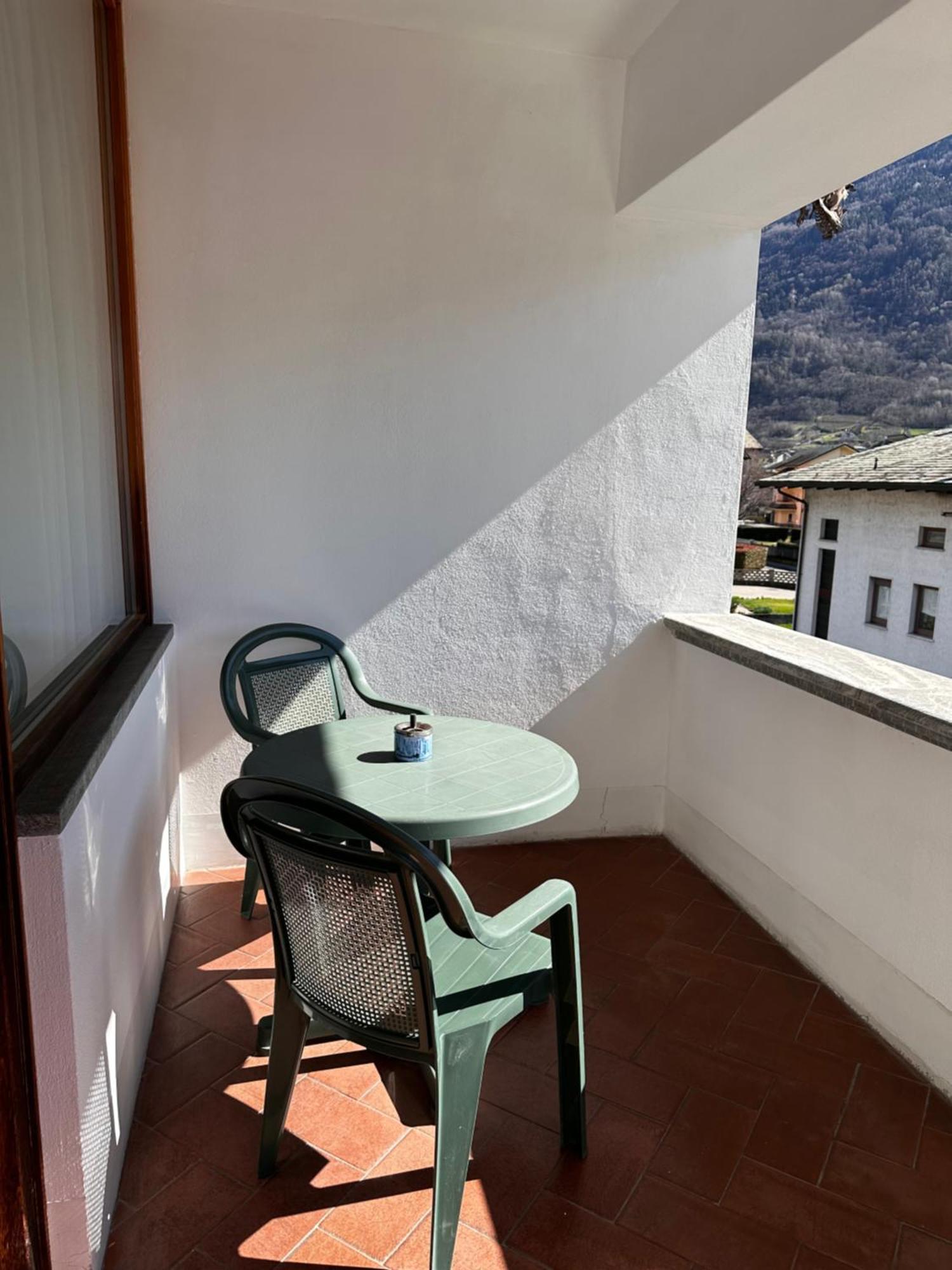 Ampio Appartamento Con Vista “Casa Magro” Тирано Екстериор снимка