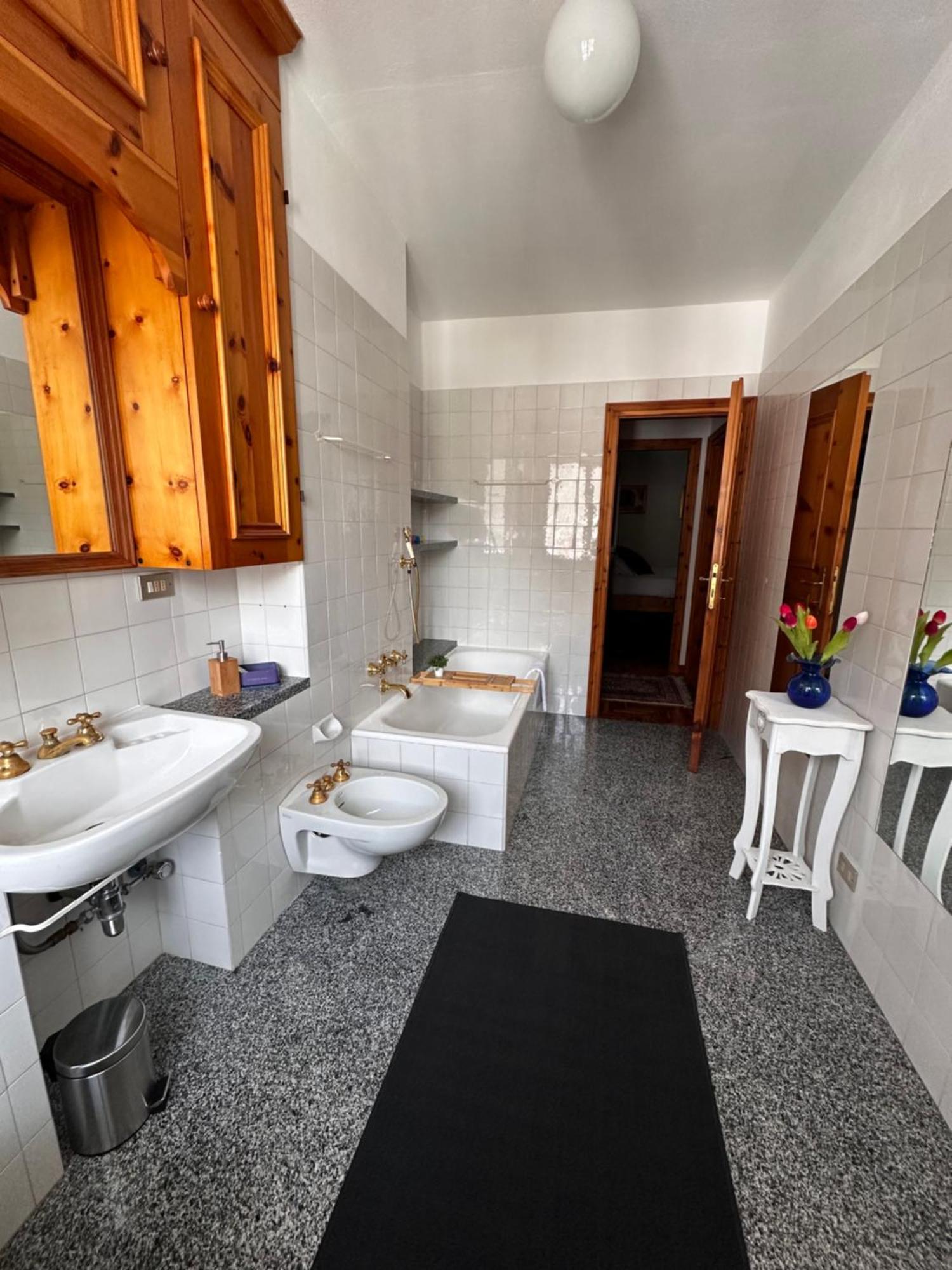 Ampio Appartamento Con Vista “Casa Magro” Тирано Екстериор снимка